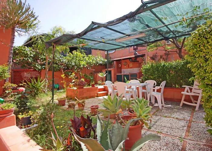 Villetta Santa Lucia con patio e giardino by Wonderful Italy Cefalù