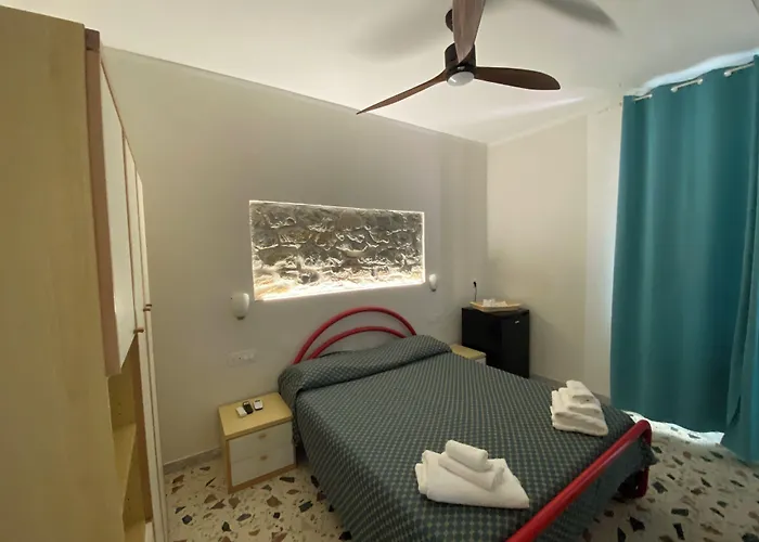 Cinquestelle Albergo del centro storico Palinuro