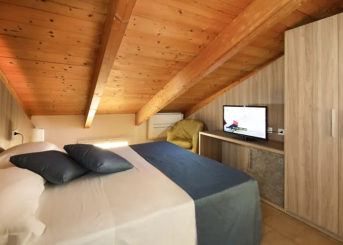 Hotel Cannes - in pieno centro Riccione