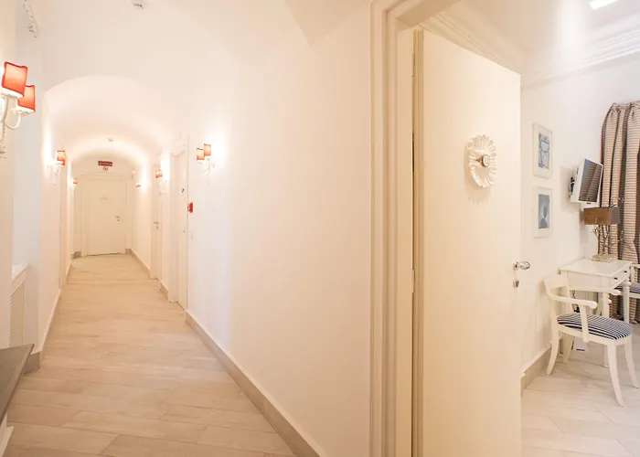 Hotel Marina Charming Rooms Finale Ligure