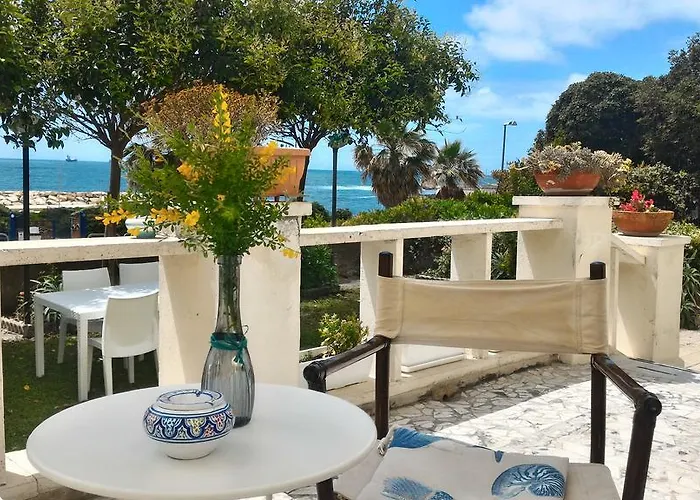 Maison De Revel Civitavecchia