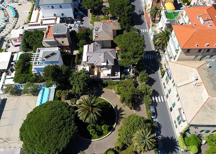 Residence Villa Ombrosa Spotorno