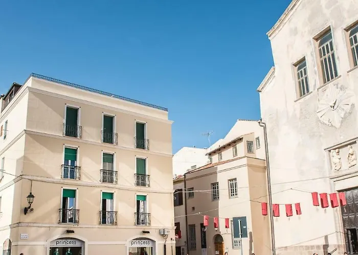 Piazza Ginnasio Affittacamere Alghero